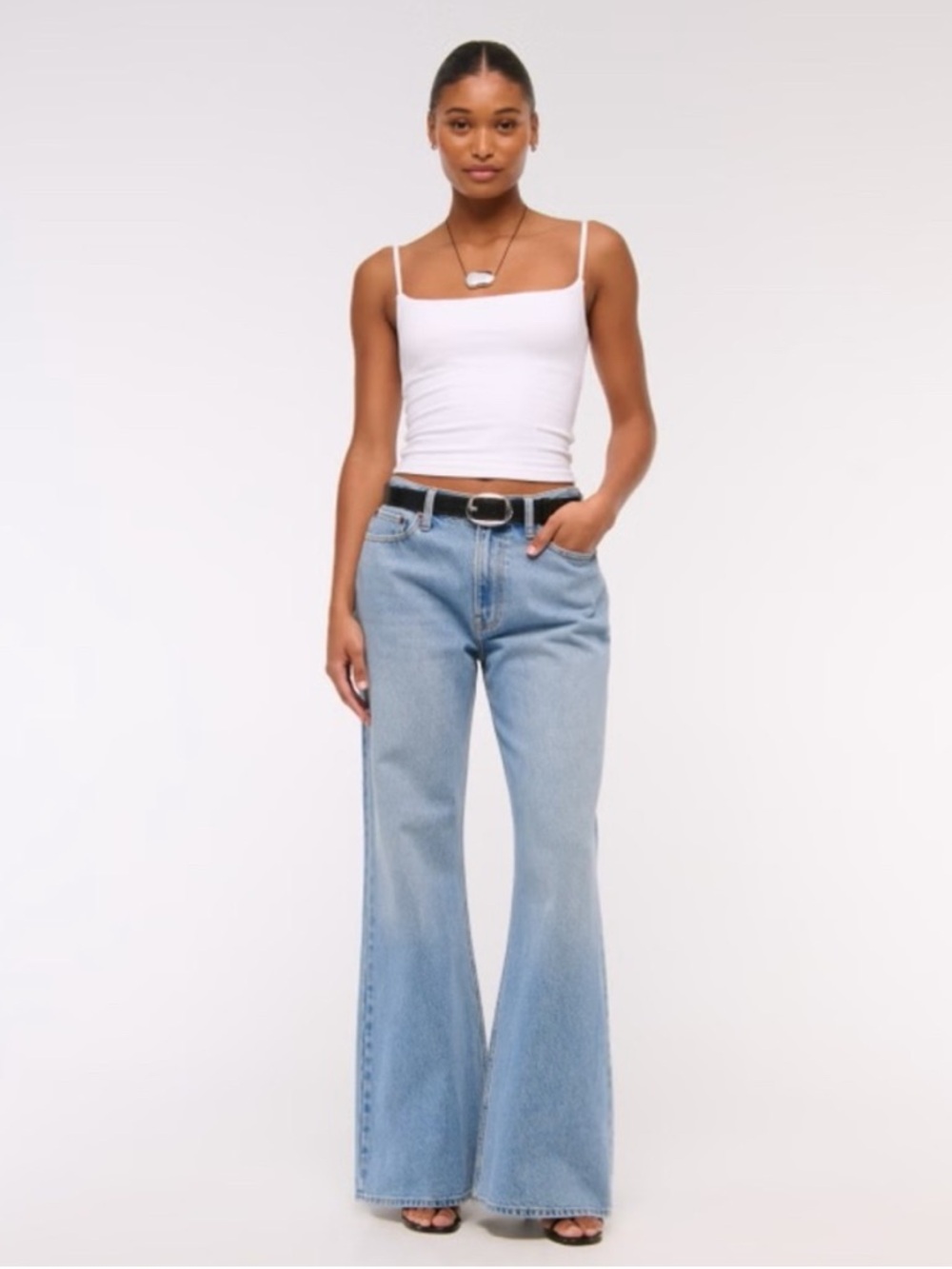 Abercrombie & Fitch Medium Wash Mid Rise Baggy Boot Jeans- 27 Long